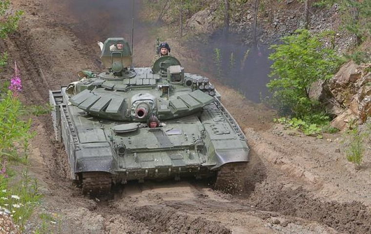 Tai sao xe tang T-72 50 nam tuoi van khien NATO lo so?-Hinh-4