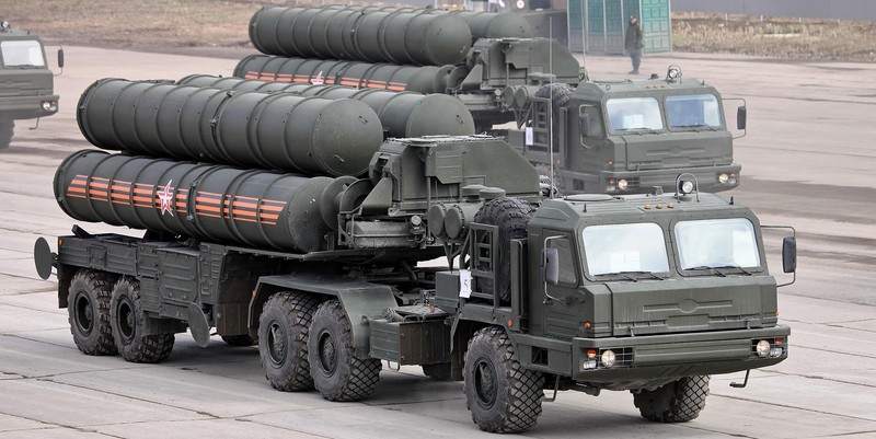 Dung nhu du doan cua NATO, Nga da dieu ten lua S-400 toi sat Ukraine-Hinh-7