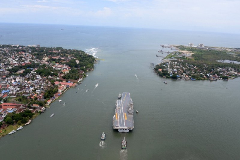 Tau san bay An Do tiep tuc ra khoi, chua hen ngay hoan thien-Hinh-5