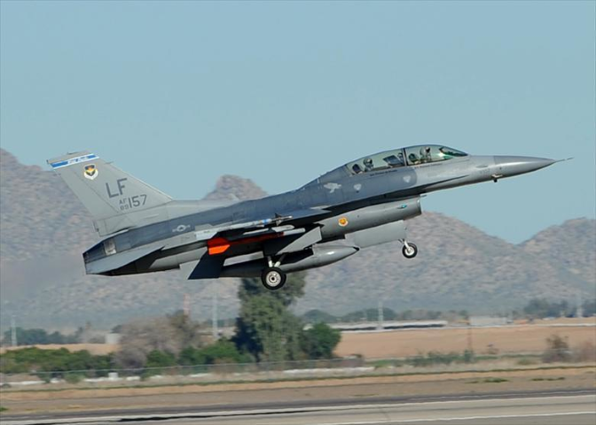 Hien truong tham khoc vu roi may bay F-16V cua dao Dai Loan-Hinh-12