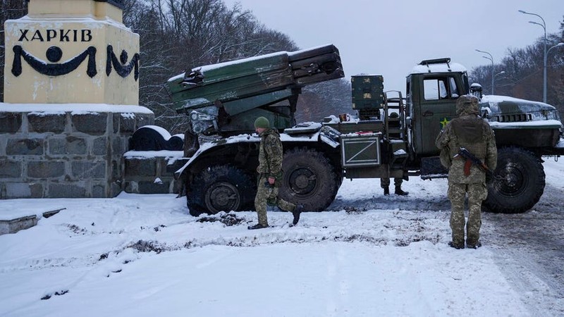 Ukraine mat quyen kiem soat Kherson, linh du Nga nhay xuong Kharkiv-Hinh-12