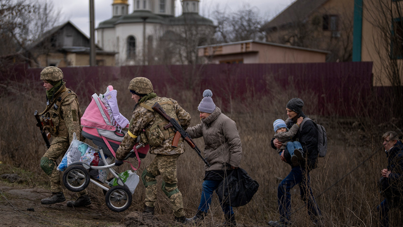 Mariupol chim trong bien lua, Tong thong Putin keu goi Ukraine dau hang-Hinh-4