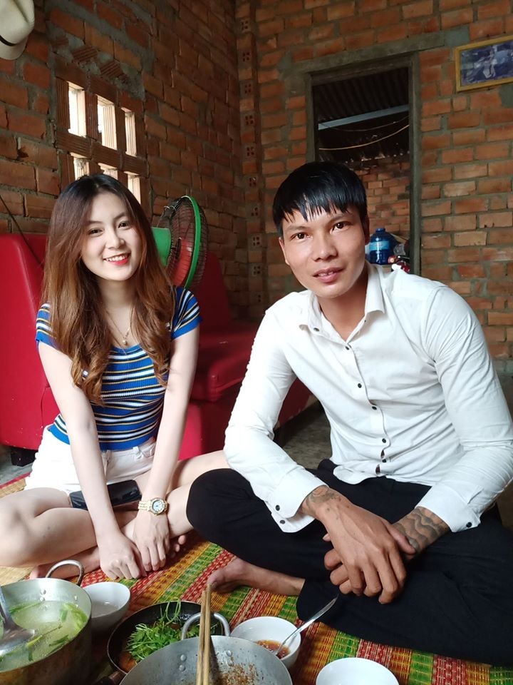 Co giao xinh dep ben Loc Fuho tung gay tranh cai vi gu thoi trang-Hinh-3