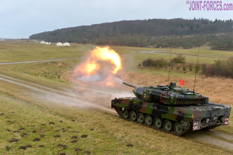 Duc se vien tro Leopard 2 cho Ukraine doi dau xe tang Nga-Hinh-3