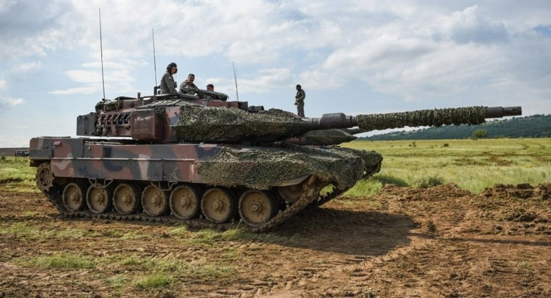 Duc se vien tro Leopard 2 cho Ukraine doi dau xe tang Nga-Hinh-4