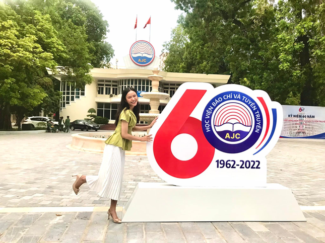 Nu sinh Bao chi xuat sac lot top 5 Hoa hau Ao dai Viet Nam 2022