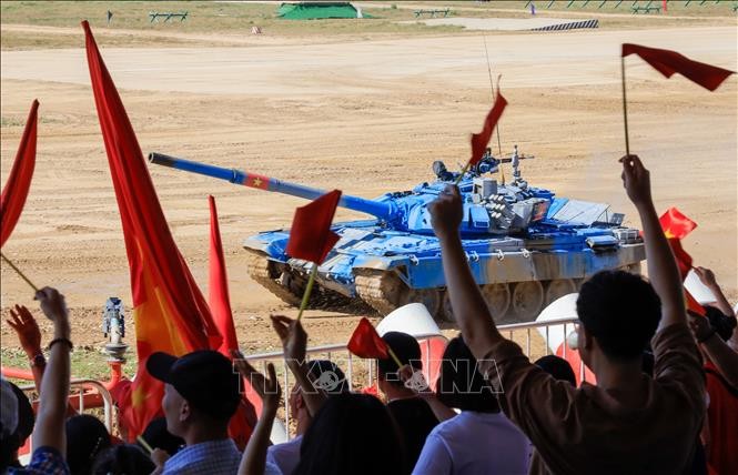 Army Games 2022: Tran ban ket Xe tang hanh tien an tuong cua Viet Nam-Hinh-3