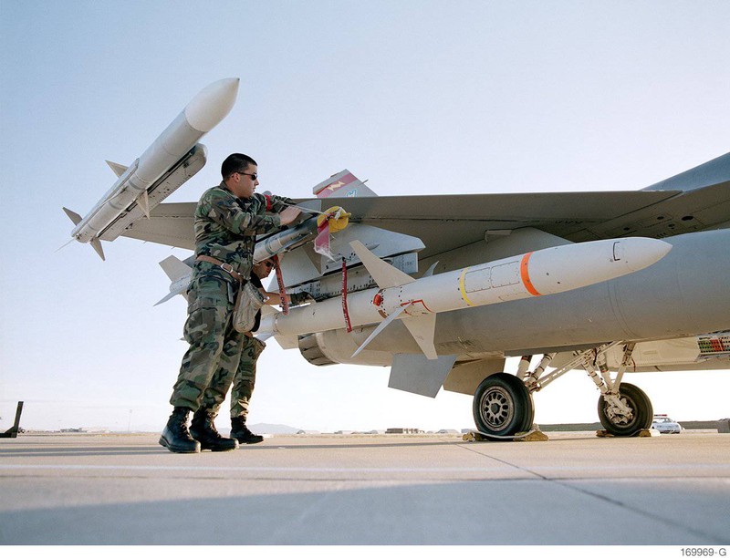 Lam the nao MiG-29 cua Ukraine phong duoc ten lua AGM-88 My?-Hinh-9