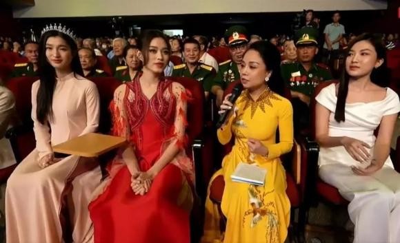 Hoa hau Do Thi Ha va A hau Phuong Nhi chung mot khung hinh-Hinh-4