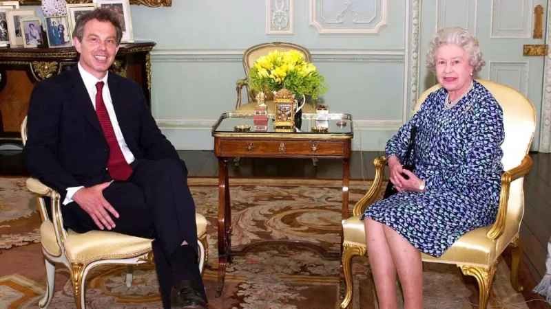 Chum anh: Nu hoang Elizabeth II bo nhiem 15 Thu tuong Anh-Hinh-10