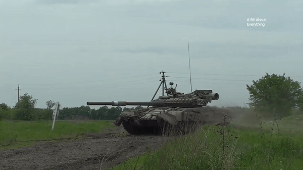 T80BV - dong xe tang tu thoi Lien Xo trong cuoc xung dot tai Ukraine-Hinh-13