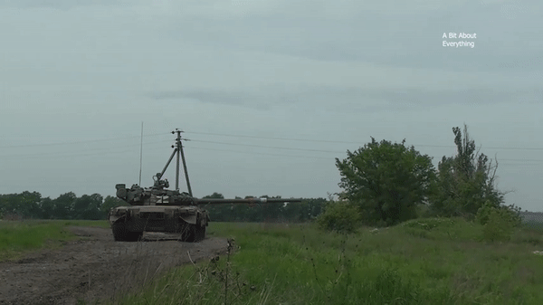 T80BV - dong xe tang tu thoi Lien Xo trong cuoc xung dot tai Ukraine-Hinh-8
