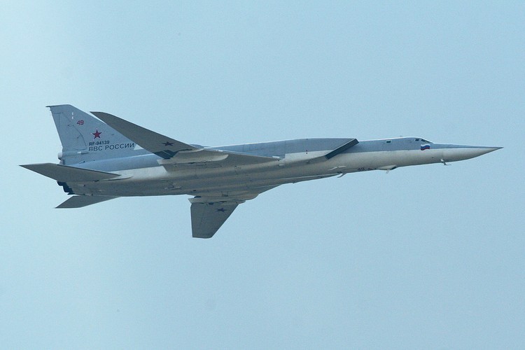 Tu-22: May bay nem bom chien luoc cuc di, khac hoan toan Tu-22M-Hinh-11