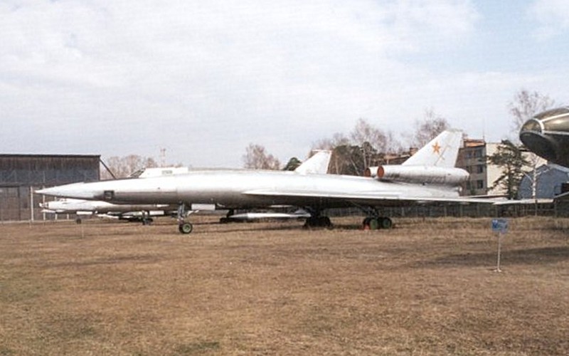 Tu-22: May bay nem bom chien luoc cuc di, khac hoan toan Tu-22M-Hinh-7