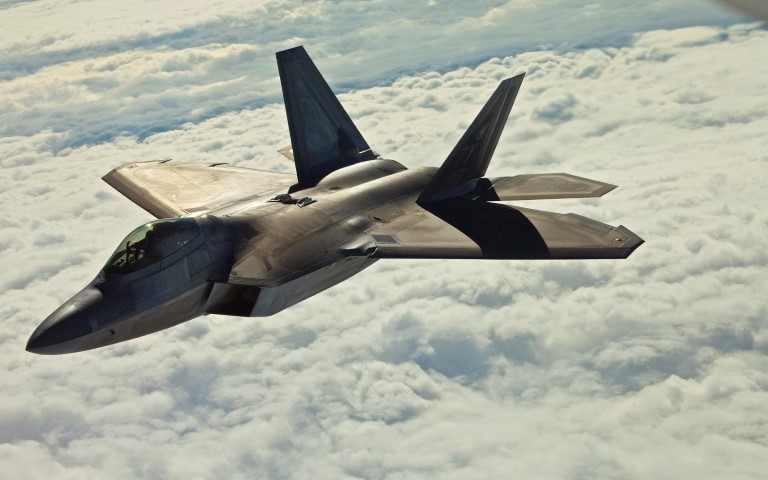 Vi sao My quyet khong xuat khau tiem kich tang hinh F-22 Raptor?-Hinh-6