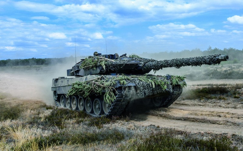 Xe tang Leopard 2 Duc bat luc truoc con doc 30 do!-Hinh-8
