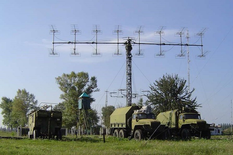 Khoanh khac radar cua Ukraine bi trung don tan cong cua UAV-Hinh-2