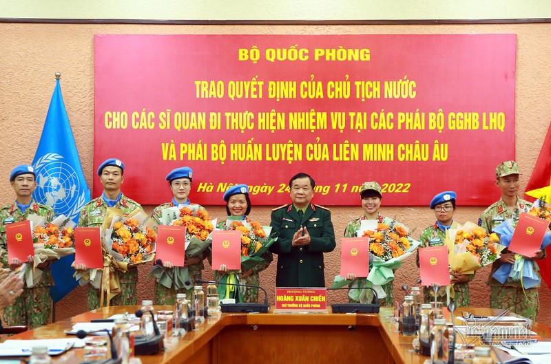 Nu si quan Viet Nam trong rau, chong ngap o chau Phi-Hinh-6