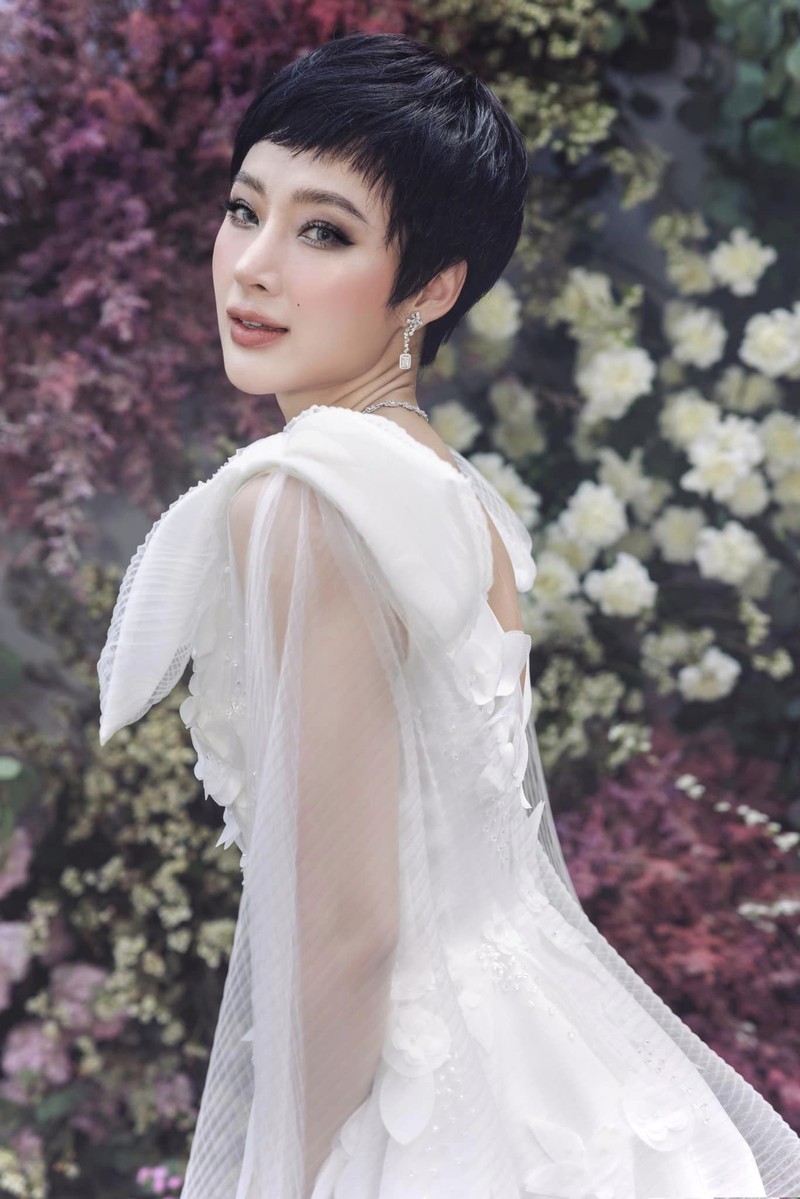 Angela Phuong Trinh tuyen bo tro lai showbiz sau 5 nam-Hinh-2