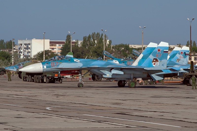 Tiem kich ham Su-33 - Phien ban ky la nhat cua dong Flanker-Hinh-28