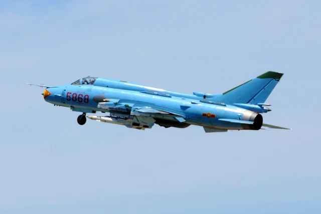 Doi canh cua tiem kich - bom Su-22 Viet Nam co gi dac biet?-Hinh-2