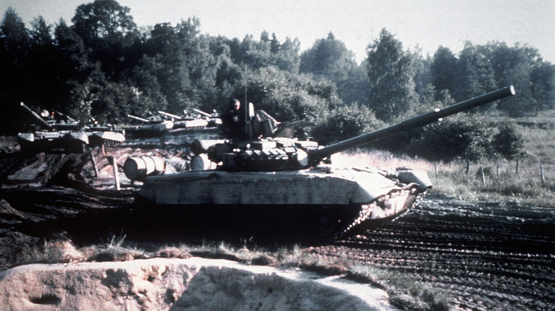 That bai cua xe tang T-72M1 va T-80U truoc Leopard 2A4 vao nam 1994 cho thay dieu gi?-Hinh-3