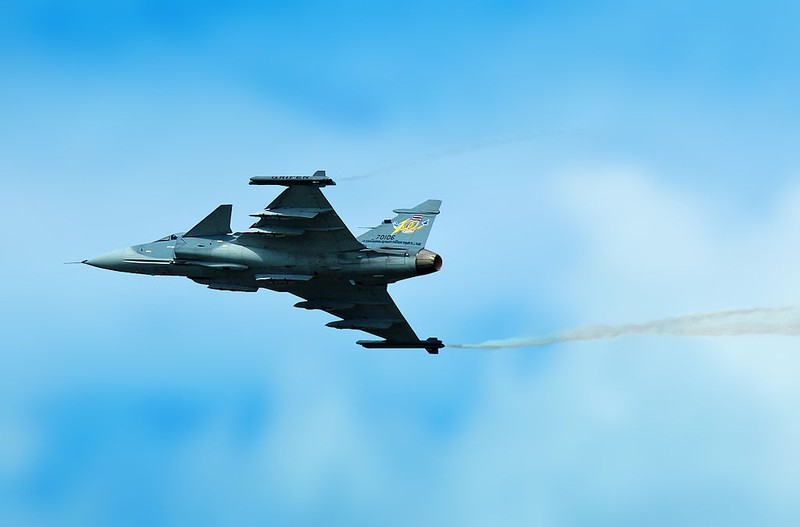 Tiem kich JAS 39 phu hop voi Ukraine hon la F-16 tu NATO