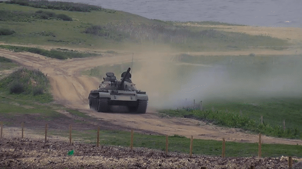 Nga bien T-54/55 thanh xe tang tu sat cuc ky dang so-Hinh-27