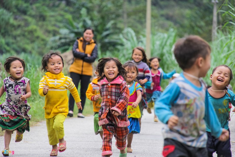 Loat &quot;khoanh khac vang&quot; va tinh trang bao dong ve tre em Viet Nam-Hinh-19