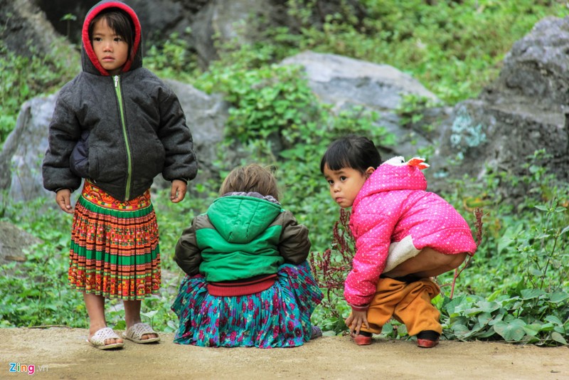 Loat &quot;khoanh khac vang&quot; va tinh trang bao dong ve tre em Viet Nam-Hinh-6