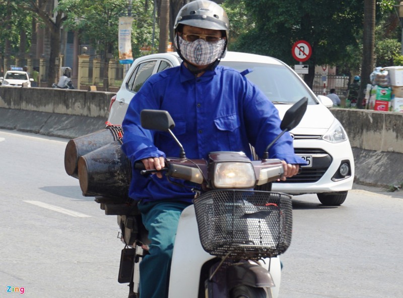 Nguoi ngheo o Da Nang, Nghe An gong minh muu sinh tren &quot;chao lua&quot;