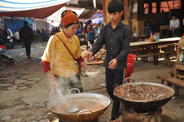 Het "ghe" khi an dac san thang co Bac Ha-Hinh-2