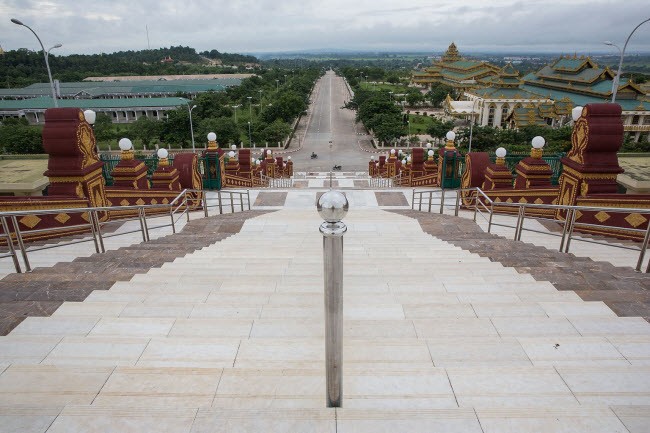 La lung thu do hoanh trang nhung vang tanh nhu &quot;chua Ba Danh&quot;