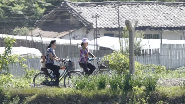 Hinh anh hiem ve cuoc song noi bien gioi Trieu Tien-Hinh-7