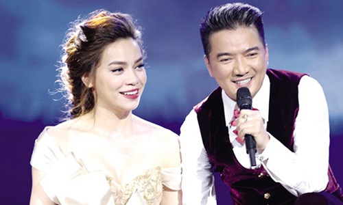 Dam Vinh Hung dang bien minh thanh “ba tam” showbiz?