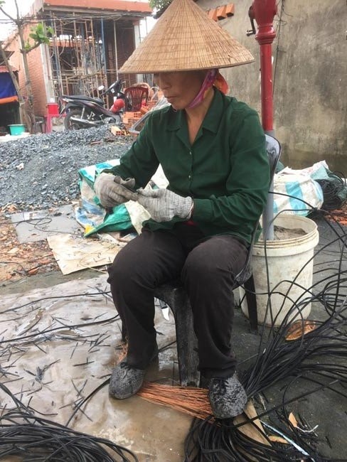 Nguoi xa xu o Sai Gon: "Tuoc day nat tay, kiem bac le qua ngay"