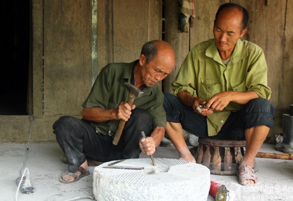 Ve &quot;muong tram tuoi&quot;, hoi chuyen cu ong lay vo o tuoi 95-Hinh-6