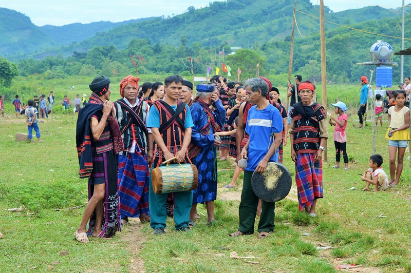 Nguoi Pa Co dam trau trong le hoi 10 nam moi co mot lan-Hinh-2