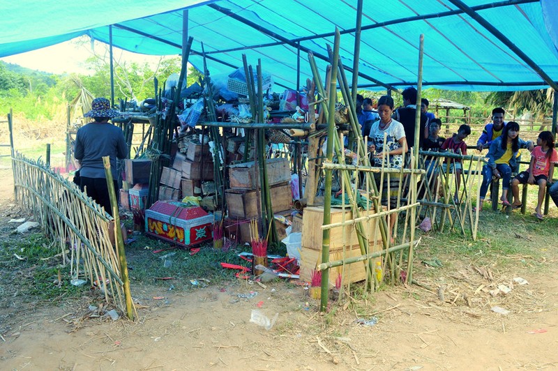 Nguoi Pa Co dam trau trong le hoi 10 nam moi co mot lan-Hinh-6