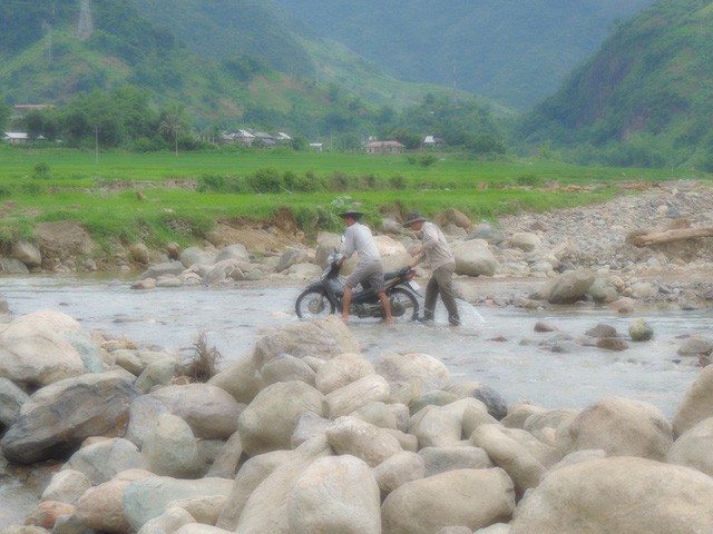 Nghen long noi dau mat vo con cua chang trai Son La