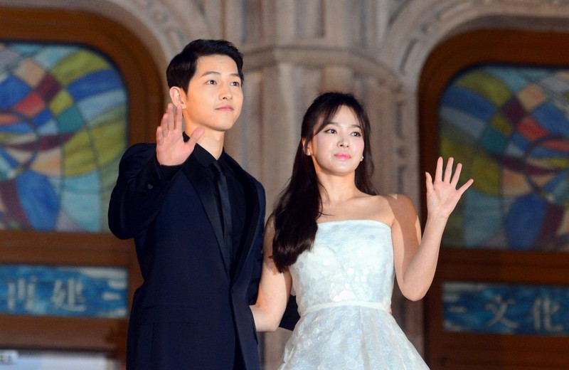 Song Joong Ki va Song Hye Kyo lai day song du luan vi dam cuoi-Hinh-2