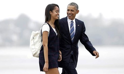 Ong Obama tien con gai cung, khoc truoc mat mat vu