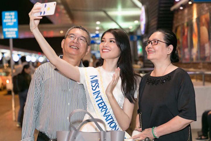 Thuy Dung mang 140kg hanh ly sang Nhat du thi Miss Internation-Hinh-9