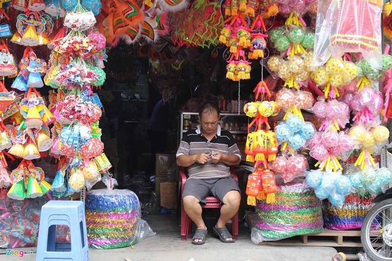 Noi buon cua nghe nhan lam long den mua Trung thu e-Hinh-3