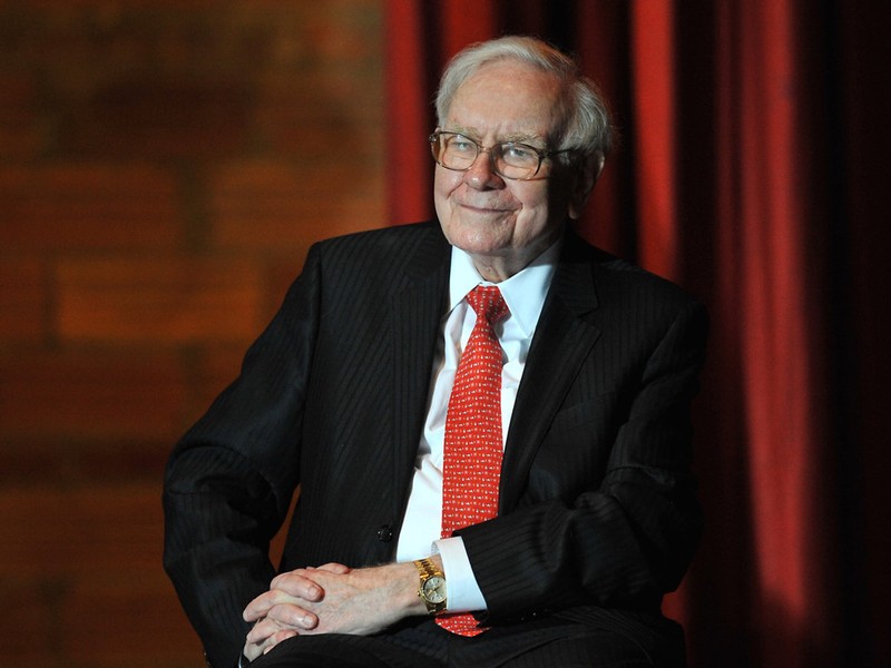 Giau thu ba the gioi, ty phu Warren Buffett tieu tien the nao?