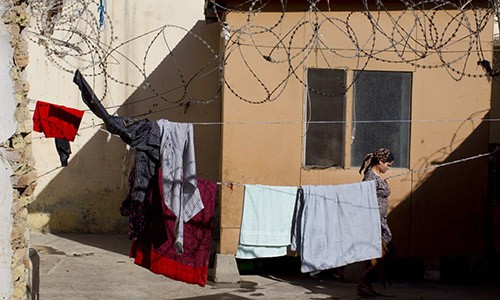 Truot bai kiem tra trinh tiet, co gai Afghanistan bi tong giam