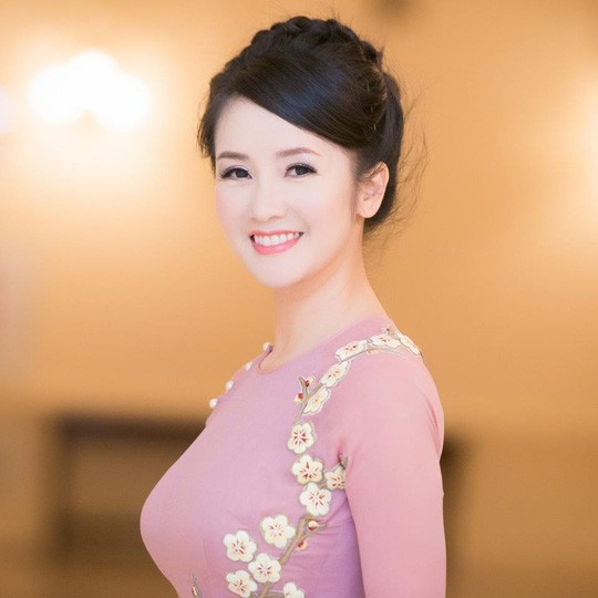 Hong Nhung - diva dam di truoc showbiz vai chuc nam