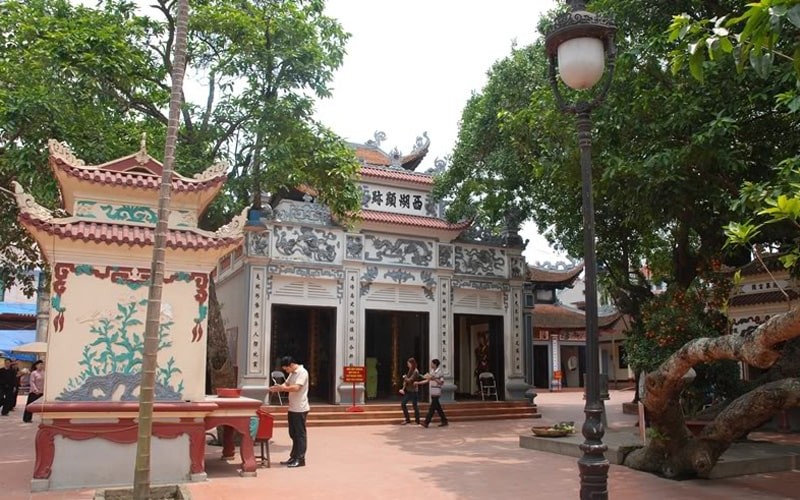 Nhung ngoi chua cau duyen 