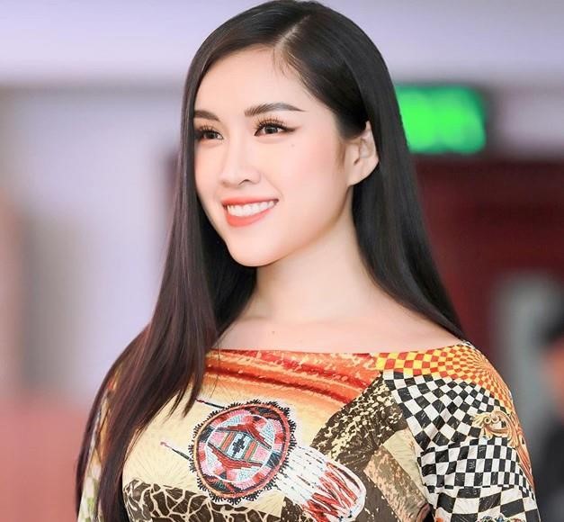 Ban gai Trong Dai U23 va dan hot girl tung du thi hoa hau-Hinh-7