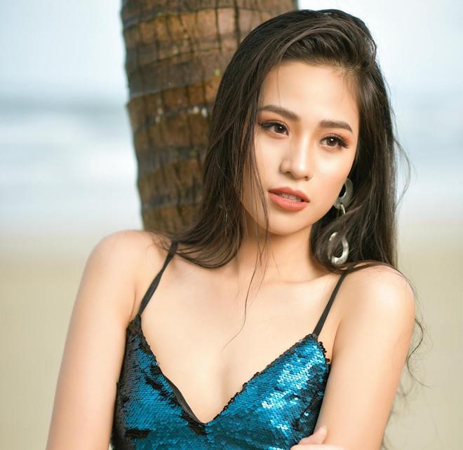 Ban gai Trong Dai U23 va dan hot girl tung du thi hoa hau